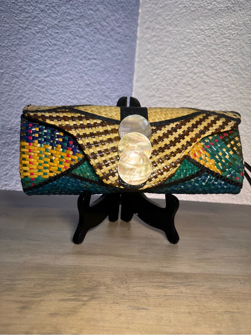 Vintage Handmade Woven Straw Clutch Crossbody Mother of Pearl Shell Resort Bag